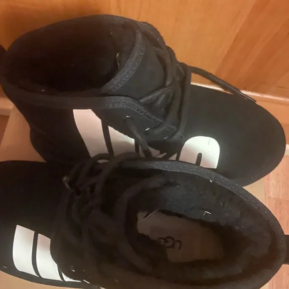 Neumel Uggs - Picture 4 of 7